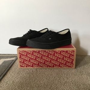 Black vans shoe.